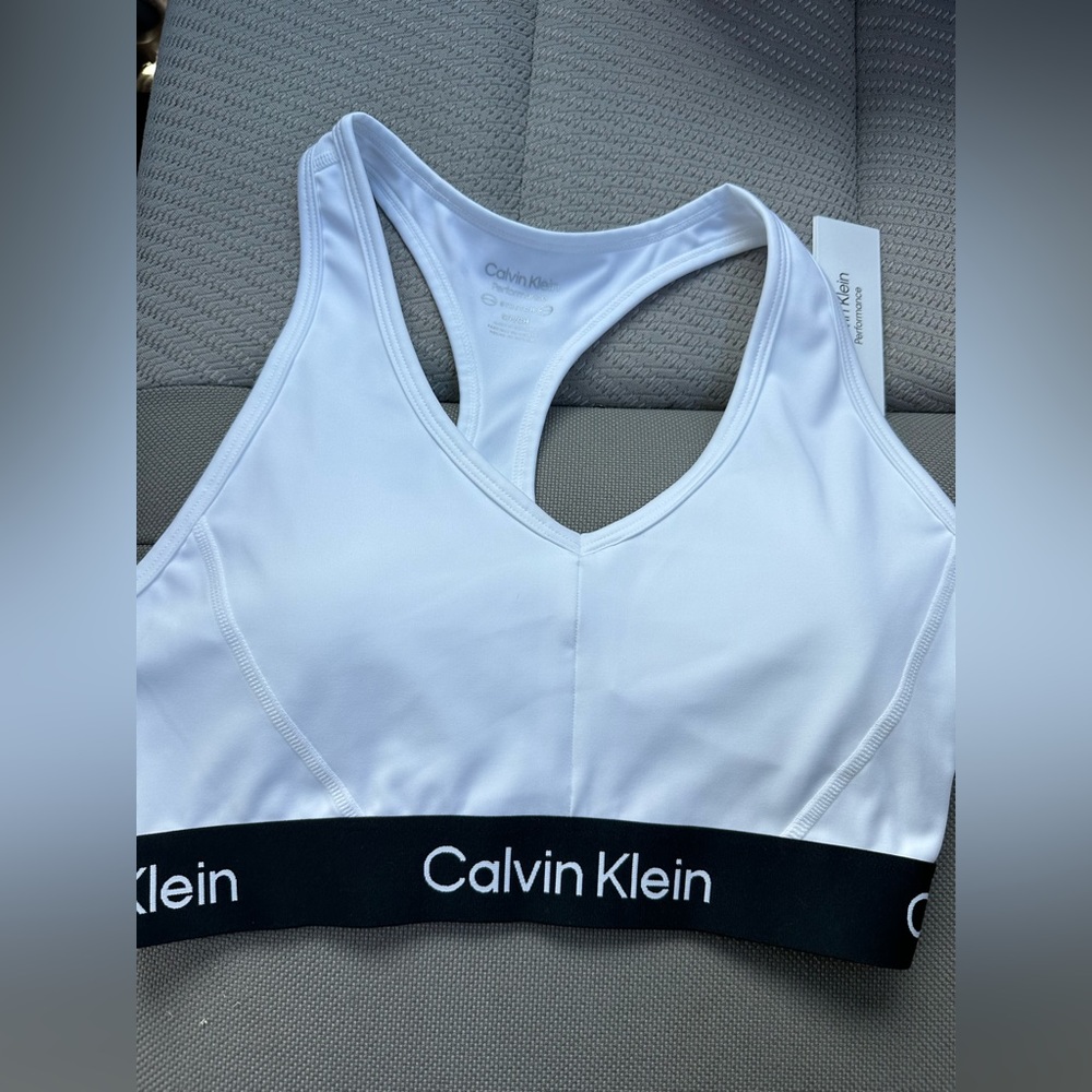 Calvin klein Performance Medium Impact V-Neck Racerback Sports Bra /small